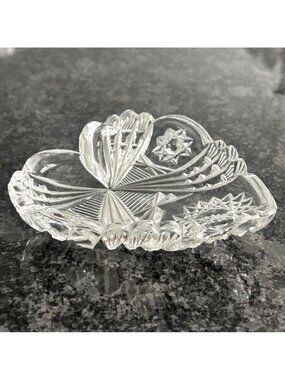 VINTAGE Heart-Shaped Cut crystal Decorative Bowl Trinket tray Ring holder